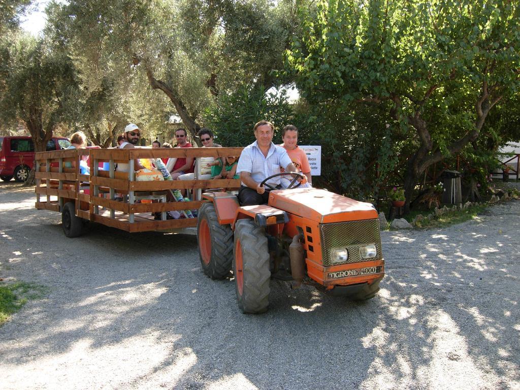 カリアーティ Agriturismo Il Marescialloヴィラ エクステリア 写真